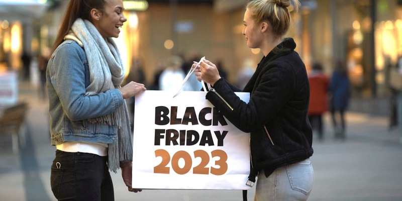 So lief der Black Friday 2023: Schnäppchenjäger kauften spät und wieder mehr offline in den Geschäften - Foto: presseportal.de