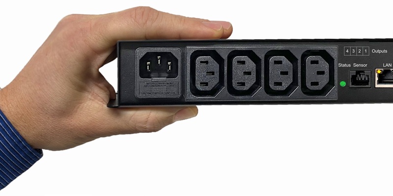 IP-Steckdose mit 4x IEC C13-Ausgängen - Foto: BellEquip GmbH über pressetext.de