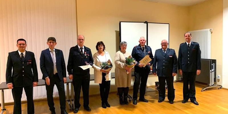 FW Selfkant: Ehrungen der Feuerwehr Selfkant für verdiente Kameraden - Foto: presseportal.de
