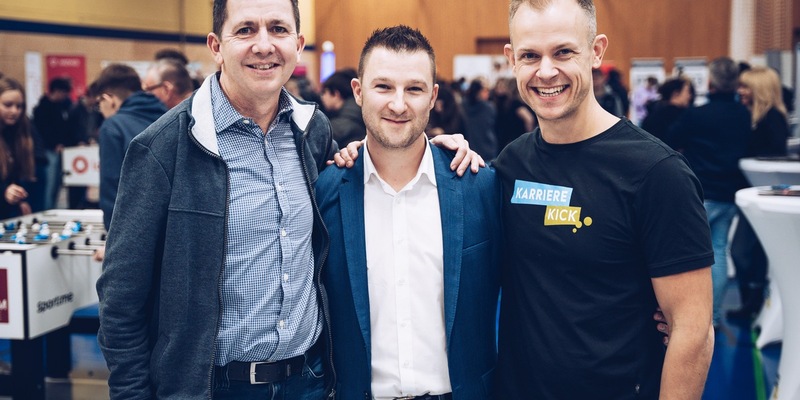 Erfolgreiche erste Lebacher Berufsorientierungsmesse Karriere Kick organisiert von 3 Plus Solutions bringt Schüler und Unternehmen am Kickertisch spielerisch zusammen - Foto: presseportal.de