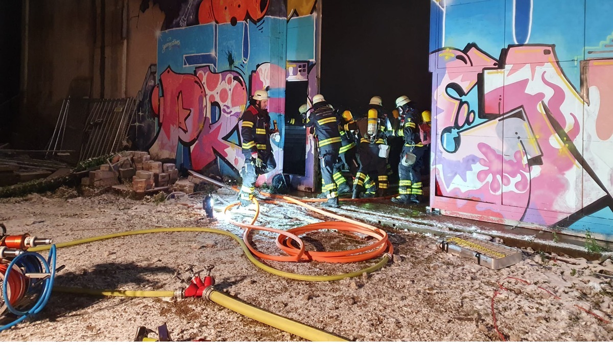 FW-M: Brand in stillgelegtem Werksgelände (Obersendling) - Foto: presseportal.de