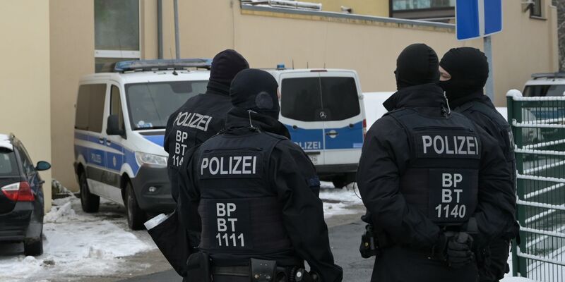 Einsatz in Wittenberg (Sachsen-Anhalt). - Foto: Heiko Rebsch/dpa