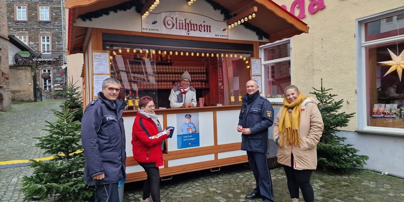 POL-PDWIL: Ihre Polizei vor Ort Informationen rund um den Callcenter-Betrug auf dem Weihnachtsmarkt in Bernkastel-Kues - Foto: presseportal.de