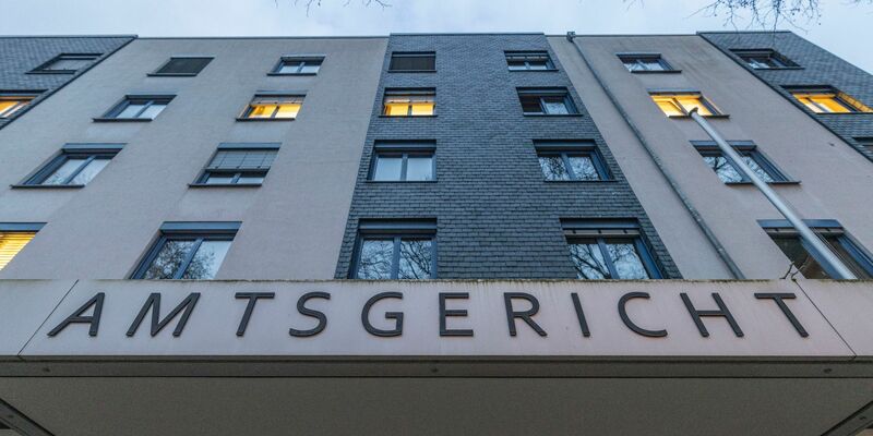 Das Amtsgericht Leverkusen hat wegen der Planung und Vorbereitung eines Terroranschlags einen Haftbefehl gegen einen 15-Jährigen aus dem Rheinisch-Bergischen-Kreis in Nordrhein-Westfalen erlassen. - Foto: Christoph Reichwein/dpa