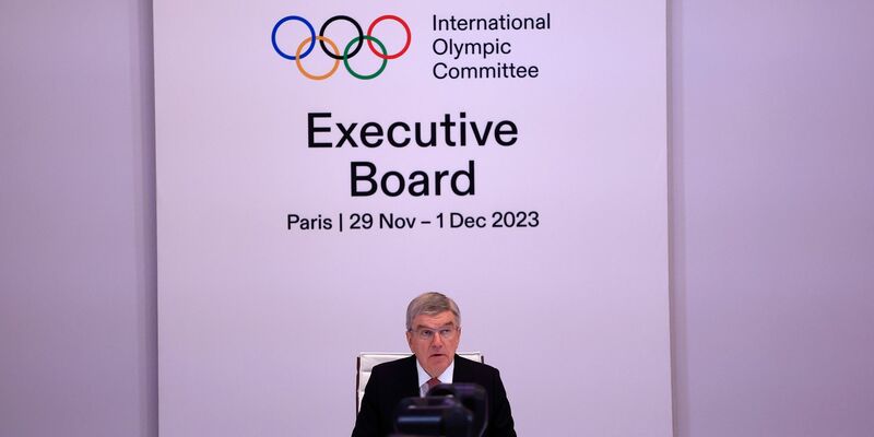 IOC-Chef Thomas Bach bei der Exekutivesitzung in Paris. - Foto: Aurelien Morissard/AP/dpa