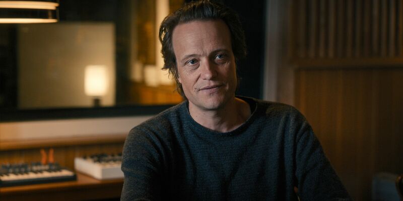 Schauspieler August Diehl in einer Szene aus «23 - Der mysteriöse Tod eines Hackers». - Foto: --/ Sky Deutschland/Ansager & Schnipselmann/dpa