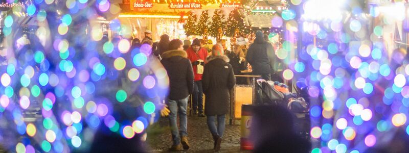 Zuletzt wurden in Nordrhein-Westfalen und Brandenburg zwei Jugendliche festgenommen, die einen Anschlag auf einen Weihnachtsmarkt geplant haben sollen. - Foto: Julian Stratenschulte/dpa