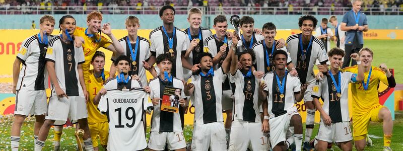 Die deutschen U17-Fußballer holten den ersten WM-Titel in dieser Altersklasse für den DFB. - Foto: Achmad Ibrahim/AP