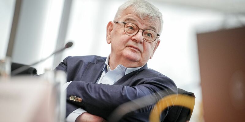 Joschka Fischer (Bündnis 90/Die Grünen) war einst Außenminister. - Foto: Kay Nietfeld/dpa