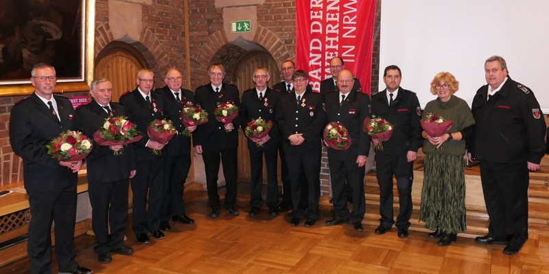 Feuerwehr Kalkar: Ehrungen in der Stadtwehr Kalkar - Foto: presseportal.de