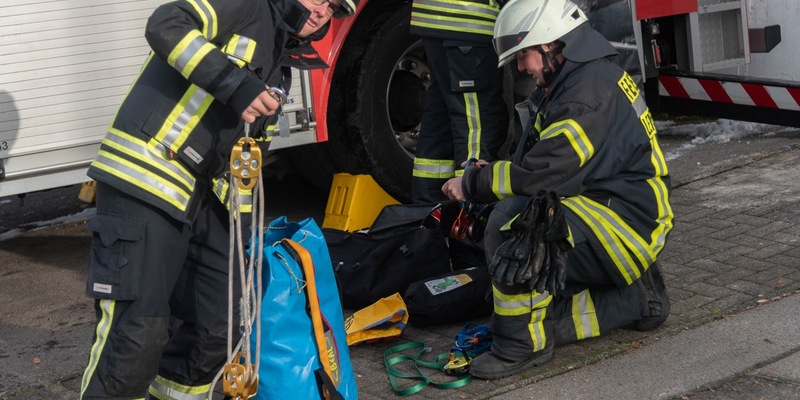 FW-OE: 13 neue Maschinisten für Hannah - Foto: presseportal.de