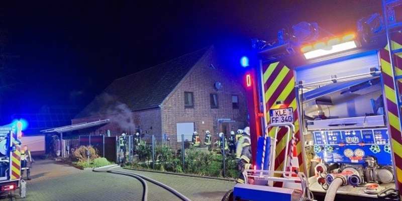 FW Kranenburg: Wohnungsbrand in Zyfflich - Foto: presseportal.de