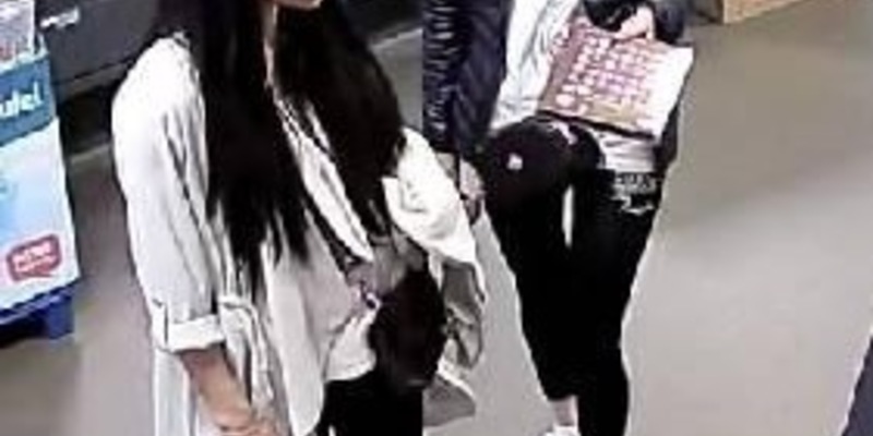 POL-GÖ: (589/2023) Erst Geldbörse gestohlen, dann Geld abgehoben - Öffentlichkeitsfahndung nach zwei unbekannten Trickdiebinnen und ihrem Komplizen eingeleitet, Polizei Hann. Münden bittet um Hinweise - Foto: presseportal.de