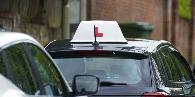 Erst im 60. Versuch hat ein Prüfling in England die theoretische Fahrprüfung gemeistert. - Foto: Steve Parsons/PA Archive/dpa