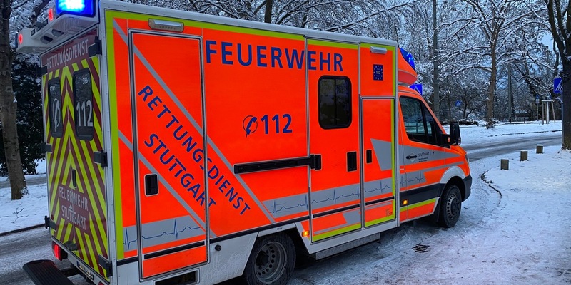 FW Stuttgart: Zwei Mädchen ins Eis eingebrochen - Mädchen mit Unterkühlungen in Stuttgarter Kinderklinik eingeliefert - Feuerwehr warnt vor dem Betreten von Eisflächen - Foto: presseportal.de