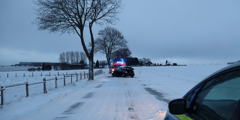 POL-PB: Vorsicht Schneeverwehungen! - Glätteunfall fordert vier Verletzte - Foto: presseportal.de