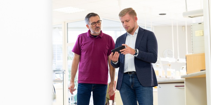 Jonas Wieck von Dentalbund: Wie Dentallabore erstklassige Fachkräfte gewinnen - Foto: presseportal.de