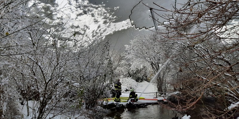 FW-M: Vogelvoliere von Schnee befreit (Harlaching) - Foto: presseportal.de