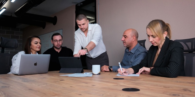 Tom Zovko und Nemanja Mihajlovic von der ZOVKO Consulting GmbH: Videomarketing für den Vertrieb bei Coaches, Beratern und Agenturen - Foto: presseportal.de