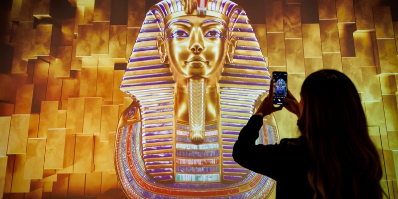 Im Tal der Könige durch Zeit und Raum wandern - Foto: presseportal.de