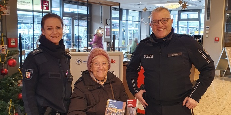 POL-HL: Ostholstein - Eutin / Polizei unterstützt Lions Club bei Trost-Teddy Aktion - Foto: presseportal.de