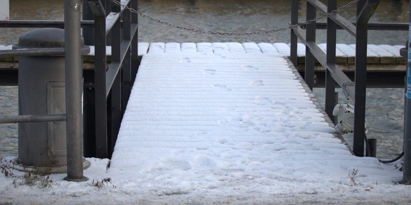 LWSPA M-V: Warnung der Wasserschutzpolizei vor dem Betreten von Eisflächen - Foto: presseportal.de