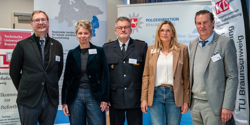 POL-BS: Kinderschutz im Kontext Schule - Grenzverletzungen erkennen und sexuellem Missbrauch entgegenwirken - Foto: presseportal.de