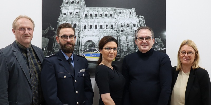 POL-PPTR: Abschied nach 43 Jahren im Polizeidienst - Foto: presseportal.de