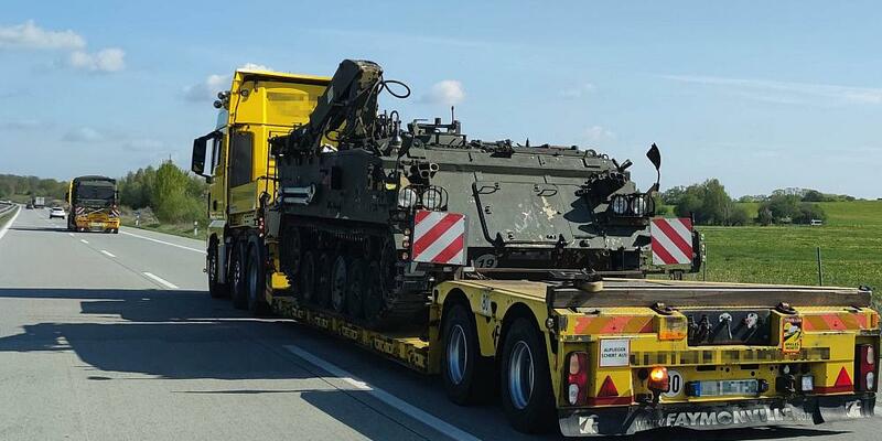 Panzer-Transport auf der Autobahn (Archiv) - Foto: über dts Nachrichtenagentur