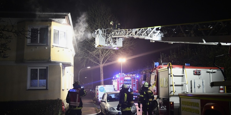 FW-DO: Ausgedehnter Zimmerbrand am Emscherpfad // Eine Katze verstorben - Foto: presseportal.de