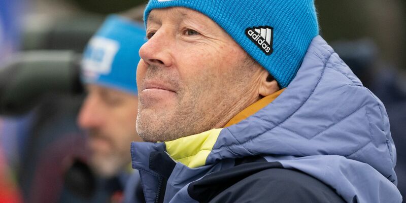 Trainer Uros Velepec hat großen Anteil am neuen Erfolg der deutschen Biathleten. - Foto: Sven Hoppe/dpa