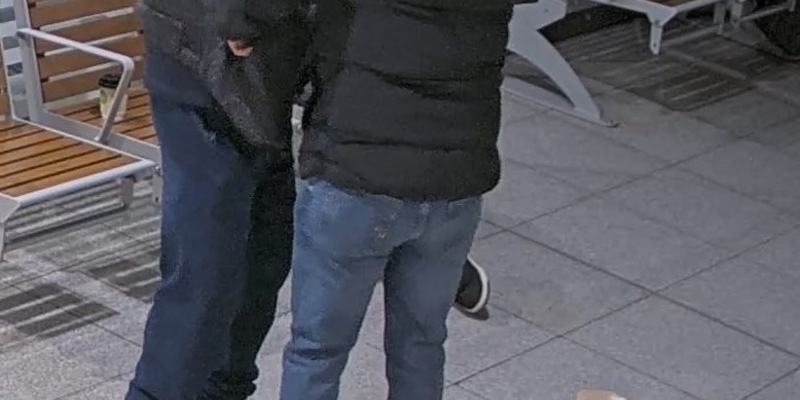 Bundespolizeidirektion München: Seriendieb verletzt Polizisten bei Festnahme auf frischer Tat - Foto: presseportal.de