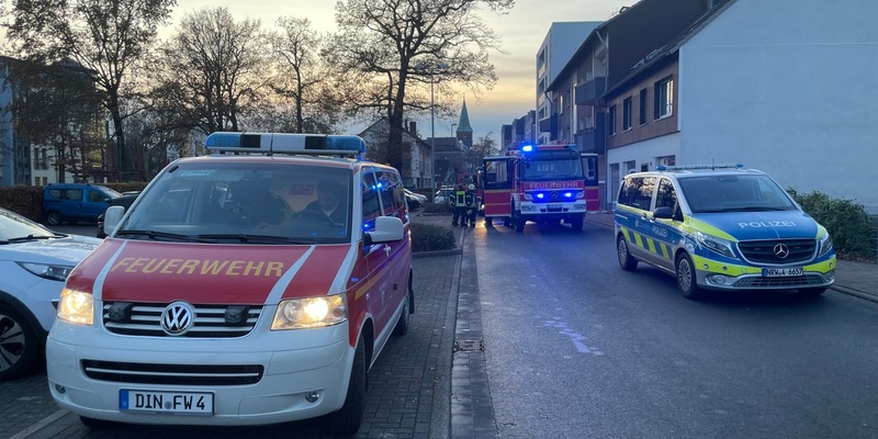 FW Dinslaken: Bestätigter Zimmerbrand in der Dinslakener Innenstadt - Foto: presseportal.de