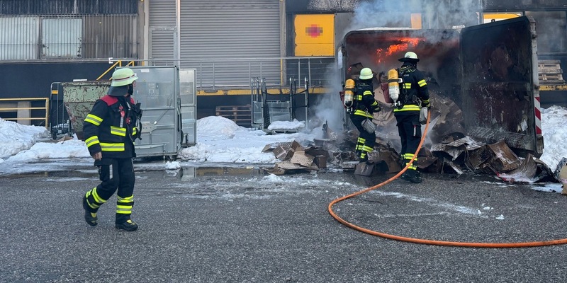 FW-M: Papierpresse in Brand (Untermenzing) - Foto: presseportal.de