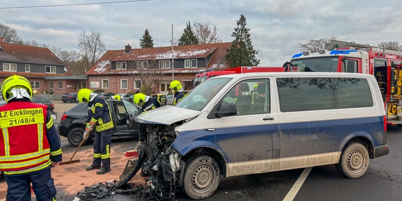 FW-EN: Verkehrsunfall im Kreuzungsbereich - Foto: presseportal.de