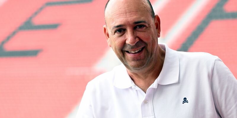 Bayer Leverkusens Geschäftsführer Fernando Carro räumt einen Fehler ein. - Foto: Federico Gambarini/dpa