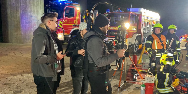 Feuerwehr MTK: Für Alle im Einsatz - Auch an Weihnachten / Hattersheimer Feuerwehren präsentieren Weihnachtskurzfilm HO HO HILFE - Weihnachtsmann in Not - Foto: presseportal.de