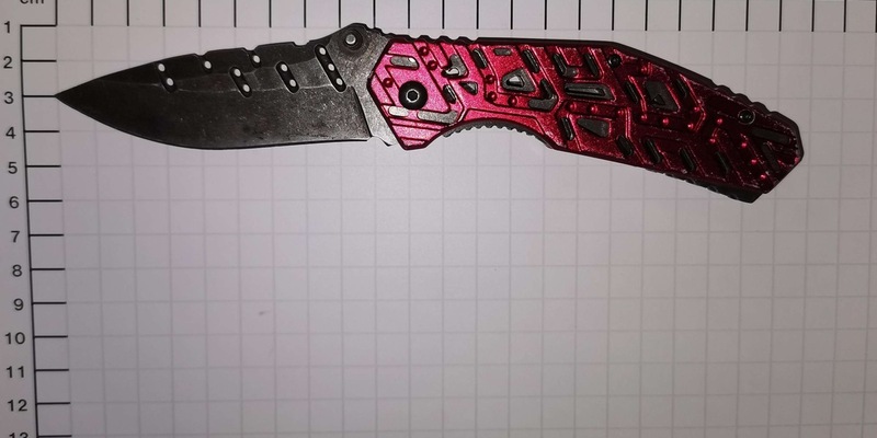 BPOL NRW: Bundespolizisten stellen Einhandmesser bei 30-Jährigem sicher - Foto: presseportal.de