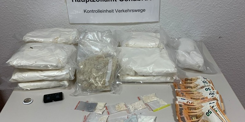 HZA-OS: Spürhund Cracker hatte den richtigen Riecher; Osnabrücker Zoll stellt Drogen im Wert von rund 120.000 Euro sicher - Foto: presseportal.de