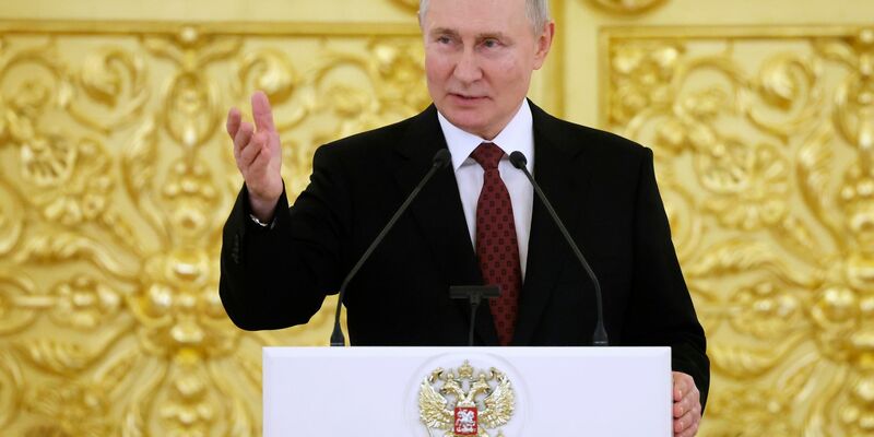Der 71-jährige Putin hatte eigens die russische Verfassung ändern lassen, um noch einmal kandidieren zu können. - Foto: Vyacheslav Prokofyev/Pool Sputnik Kremlin/AP/dpa
