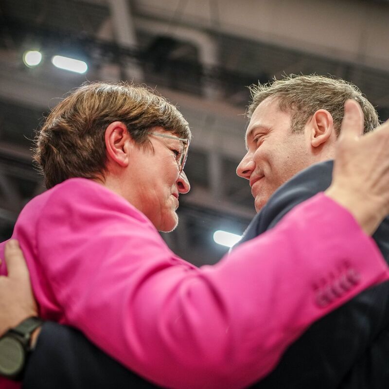 Verlangt von der SPD Mut bei Sozialreformen: der Ex-Parteivorsitzende Franz Müntefering. (Archivbild) - Foto: Kay Nietfeld/dpa