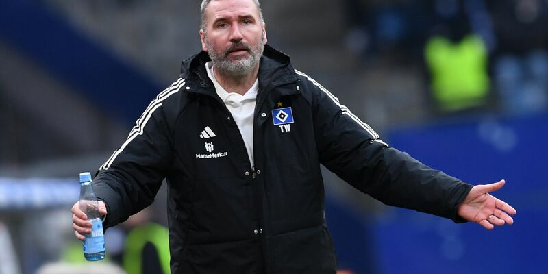 HSV-Trainer Tim Walter muss mit seinem Team eine Niederlage gegen den SC Paderborn hinnehmen. - Foto: Daniel Bockwoldt/dpa