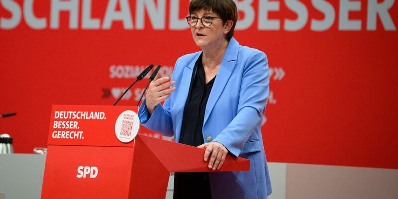 Saskia Esken beim Bundesparteitag der SPD auf dem Berliner Messegelände. - Foto: Bernd von Jutrczenka/dpa