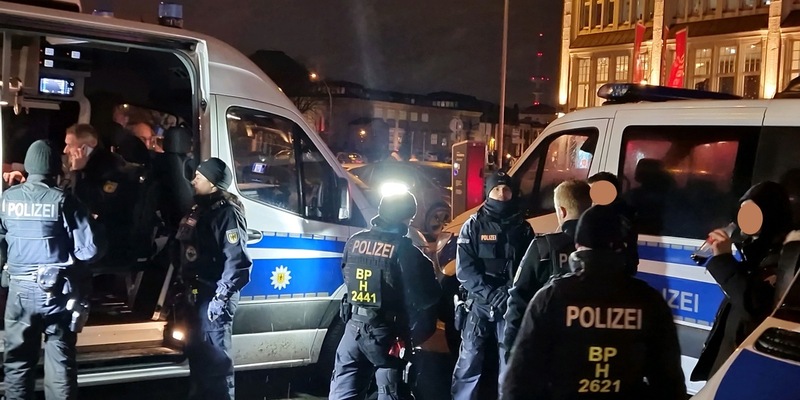 BPOLD-H: Gemeinsamer Schwerpunkteinsatz im Rahmen der Allianz sicherer Hauptbahnhof - Einsatz im und um den Hauptbahnhof Hamburg. - Foto: presseportal.de
