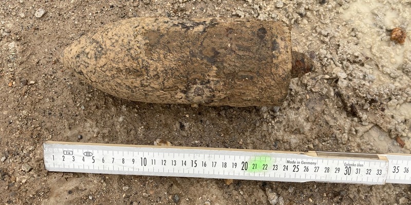 POL-EU: Granate lag zwischen Zuckerrüben - Foto: presseportal.de