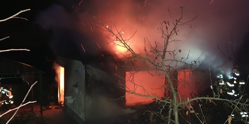 FW-EN: Gartenlaube vollständig zerstört - Foto: presseportal.de