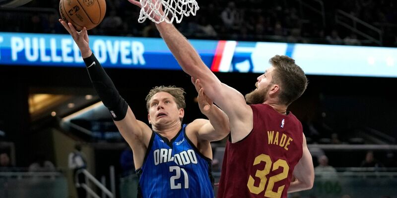 Orlandos Topscorer beim Sieg gegen Cleveland: Franz Wagner (l). - Foto: John Raoux/AP/dpa