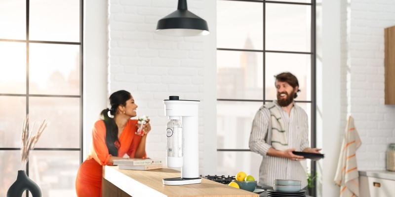 Für die Liebsten und die Umwelt: Mit GROHE Blue Fizz prickelnden Wassergenuss verschenken - Foto: presseportal.de