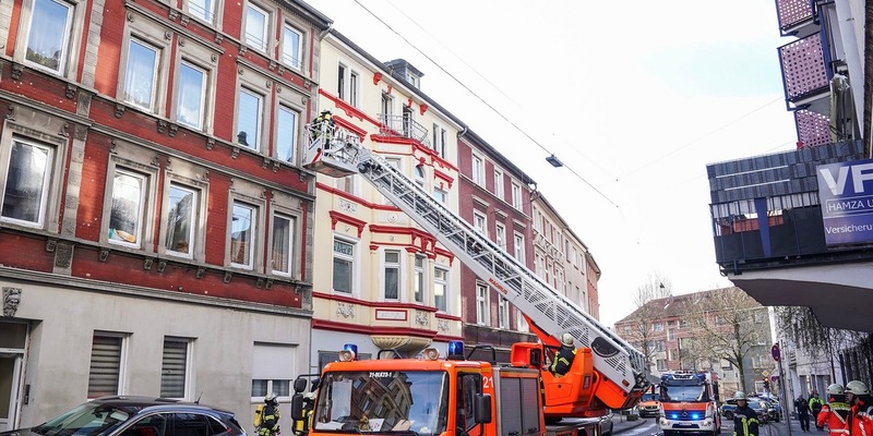 FW Hagen: Explosion in Mehrfamilienhaus, keine Verletzten - Foto: presseportal.de