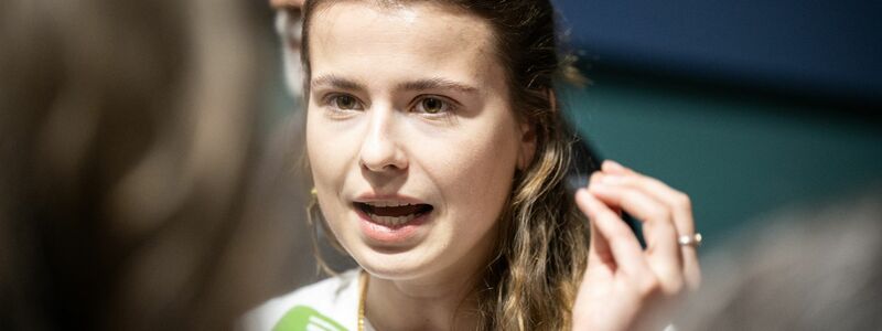 Die deutsche Klimaaktivistin Luisa Neubauer fordert ein Ende der fossilen Ära. - Foto: Hannes P. Albert/dpa